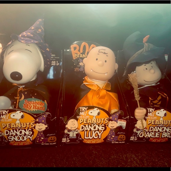 ⬇️PRICE DROP $$👻 Boo Peanuts Dancing Crew 👻 3yr+ - Picture 1 of 5